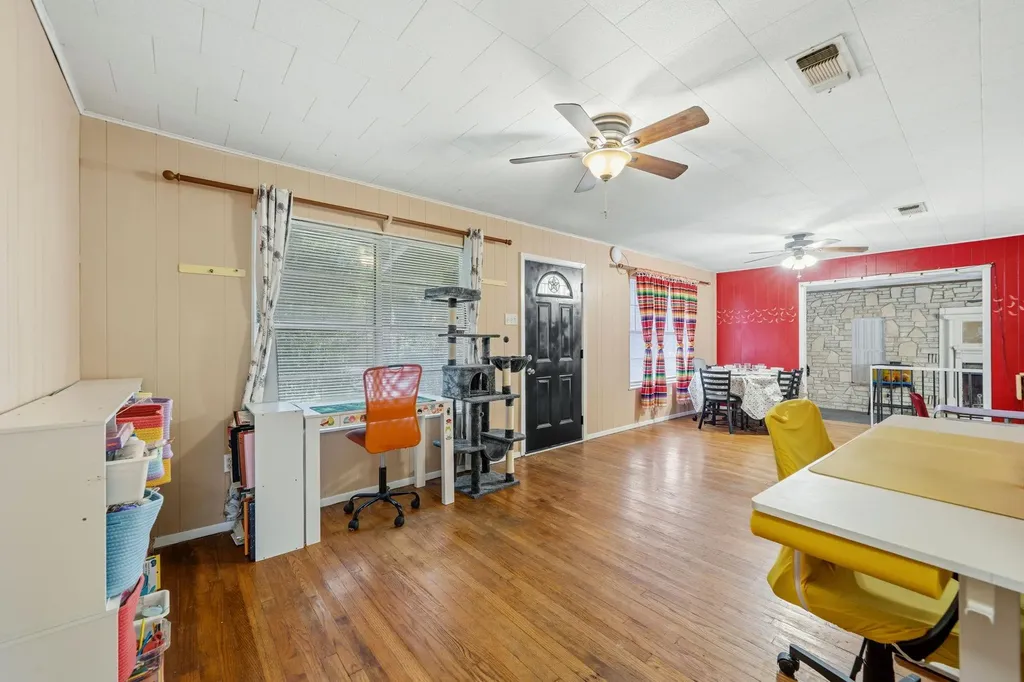 914 6th Street Blanco TX 78606