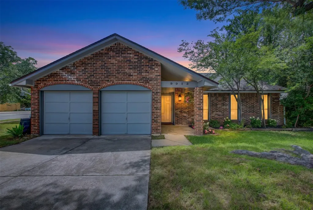 9913 Oak Hollow Drive Austin TX 78758