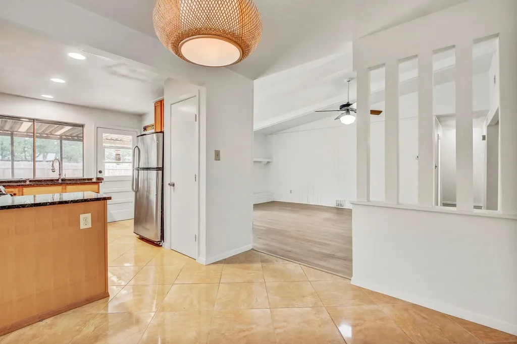 9913 Oak Hollow Drive Austin TX 78758