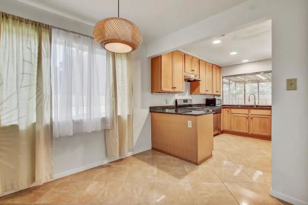 9913 Oak Hollow Drive Austin TX 78758