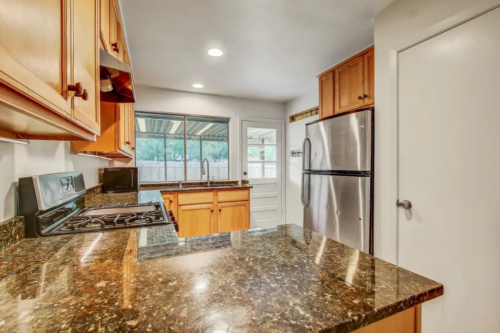 9913 Oak Hollow Drive Austin TX 78758
