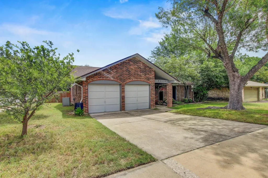 9913 Oak Hollow Drive Austin TX 78758