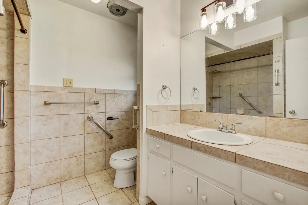 9913 Oak Hollow Drive Austin TX 78758