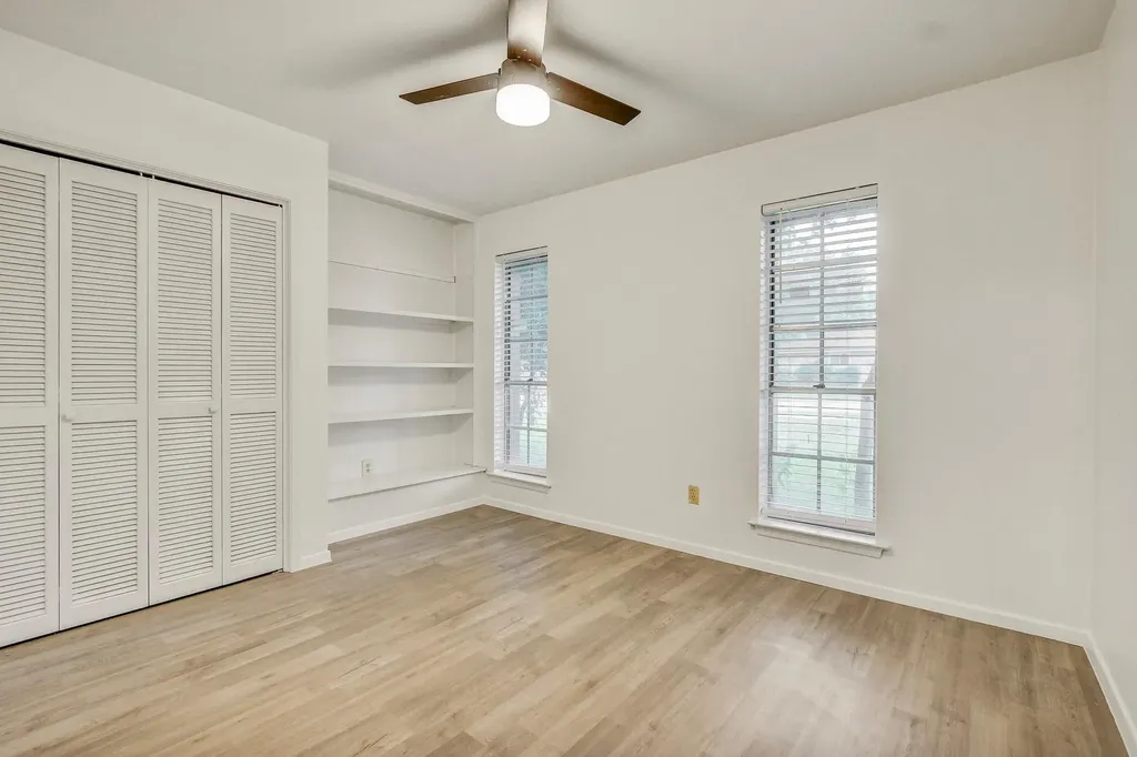 9913 Oak Hollow Drive Austin TX 78758