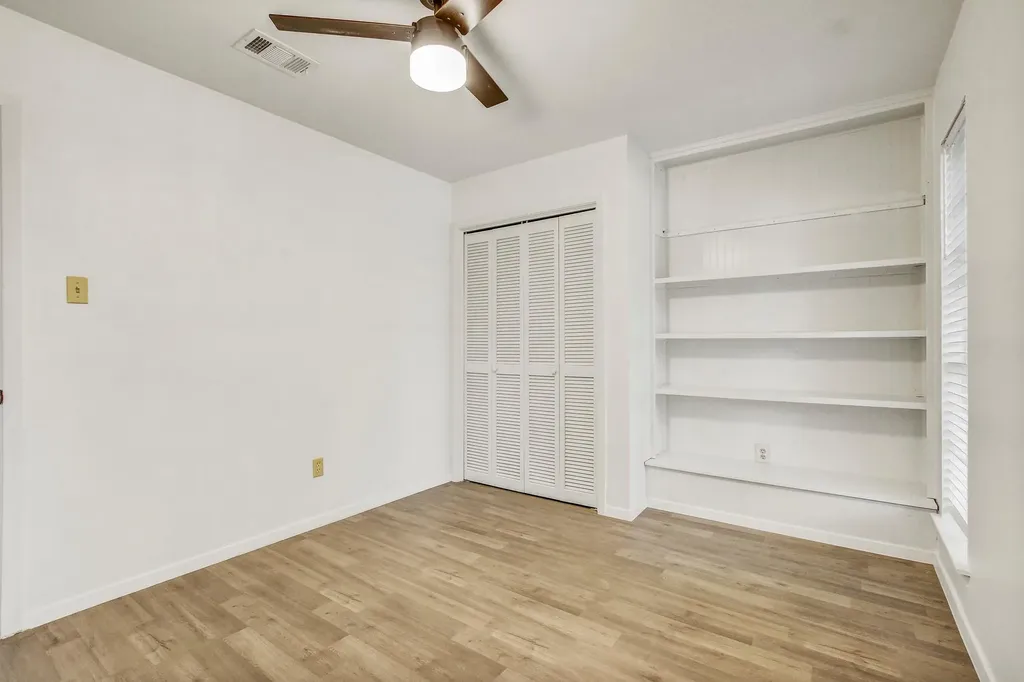 9913 Oak Hollow Drive Austin TX 78758