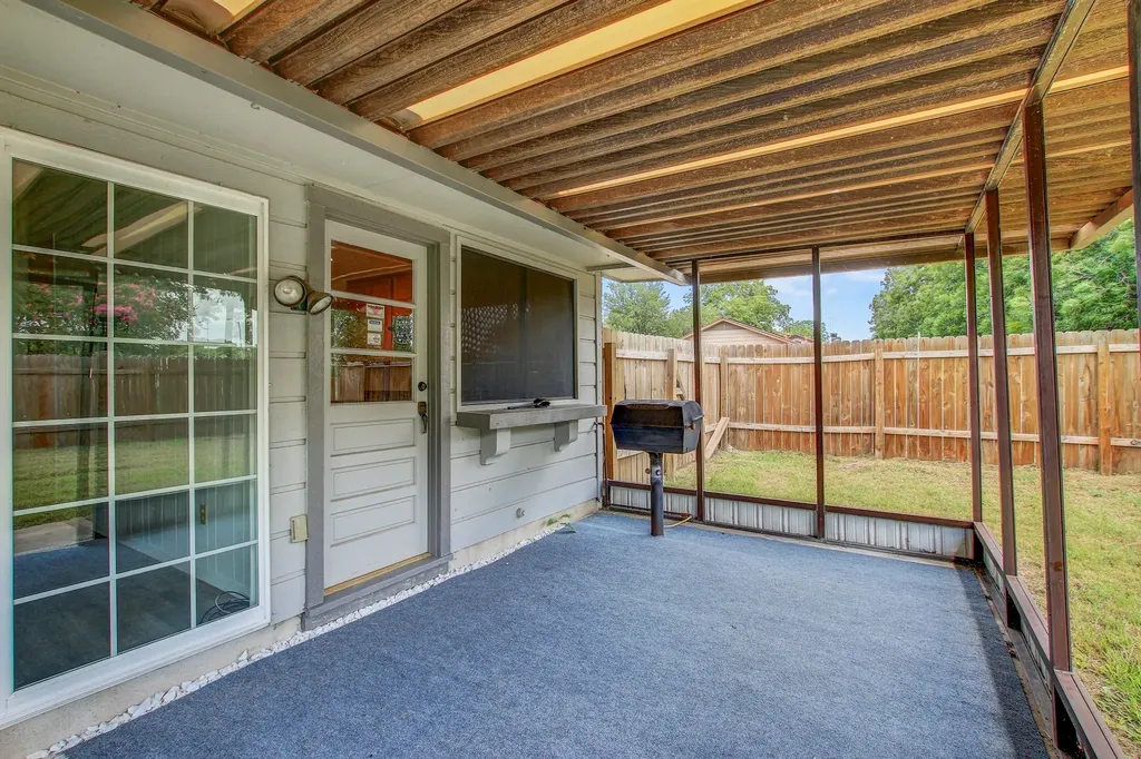 9913 Oak Hollow Drive Austin TX 78758