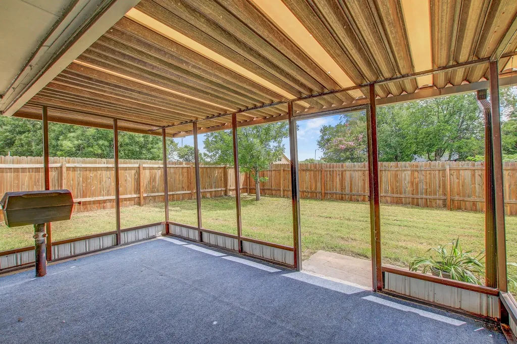9913 Oak Hollow Drive Austin TX 78758