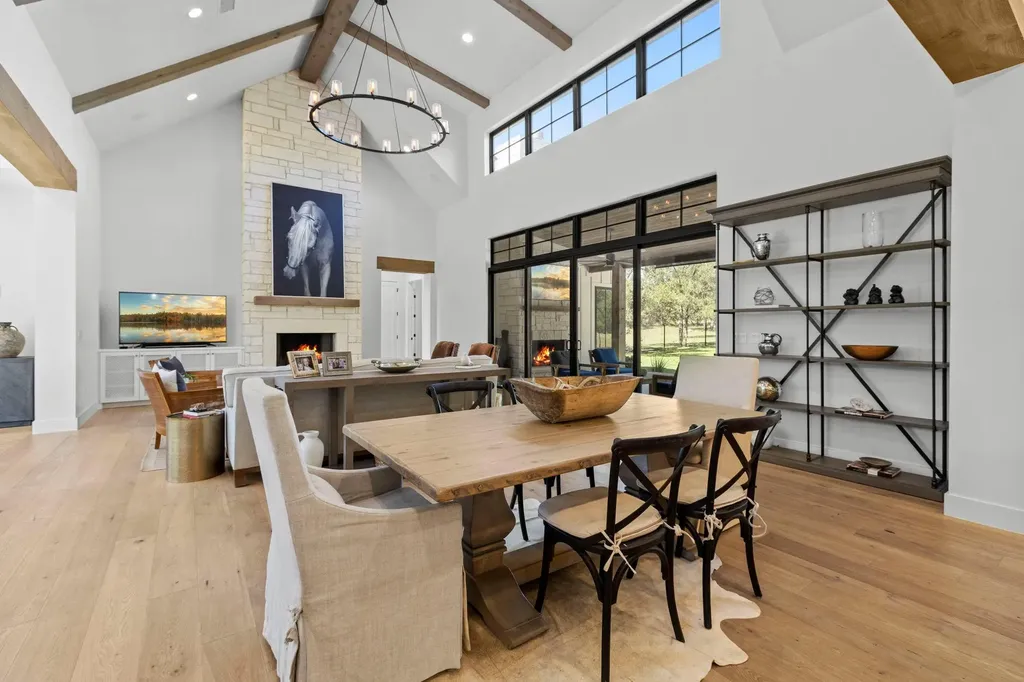 1408 Likeness Road Spicewood TX 78669