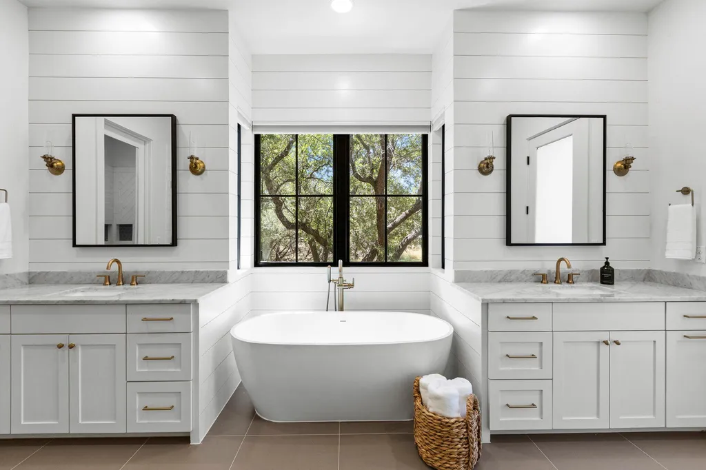 1408 Likeness Road Spicewood TX 78669