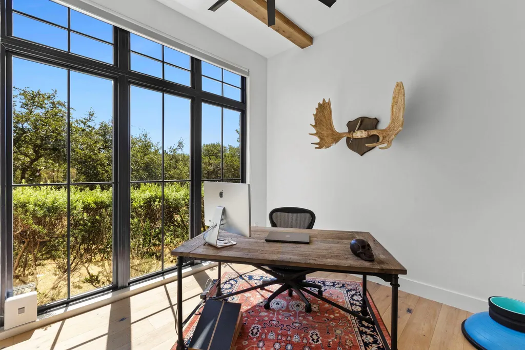 1408 Likeness Road Spicewood TX 78669