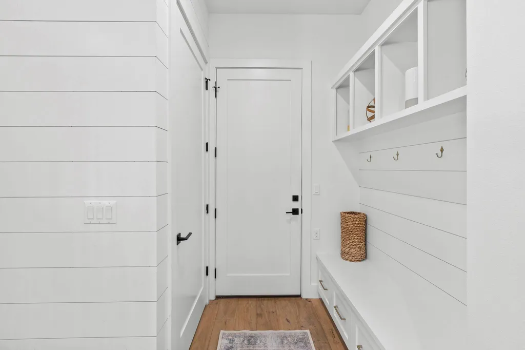 1408 Likeness Road Spicewood TX 78669
