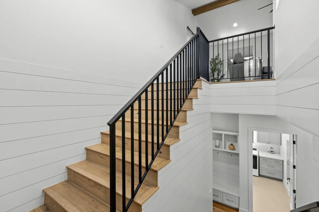 1408 Likeness Road Spicewood TX 78669