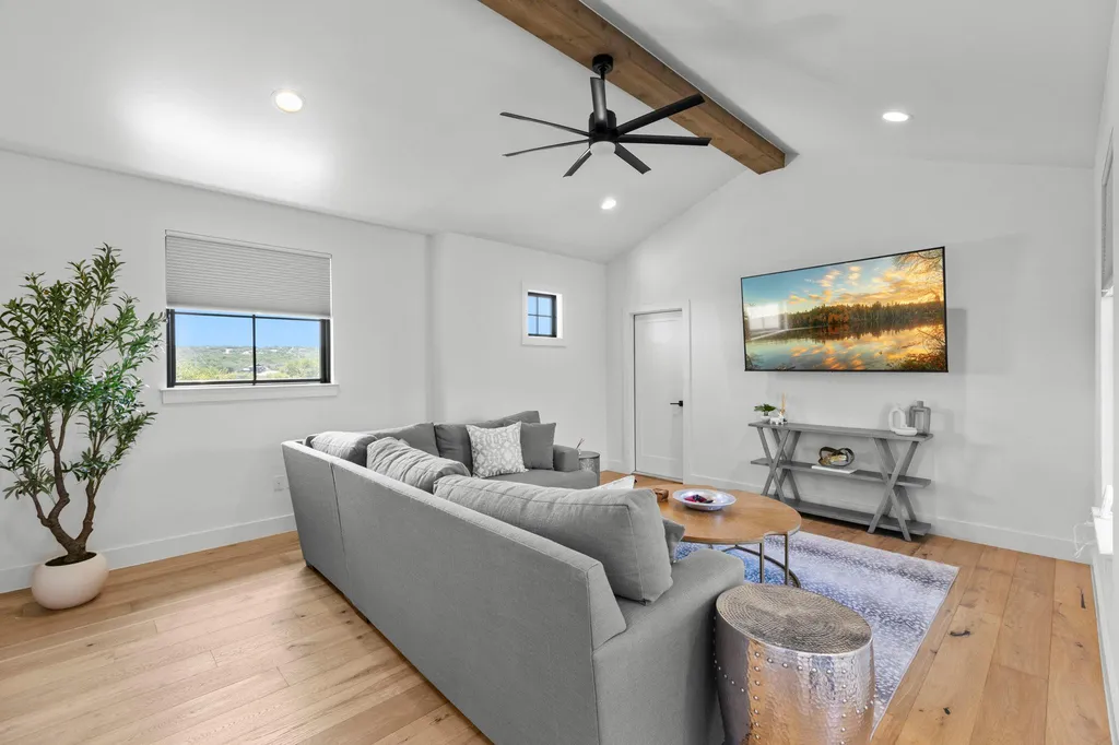 1408 Likeness Road Spicewood TX 78669
