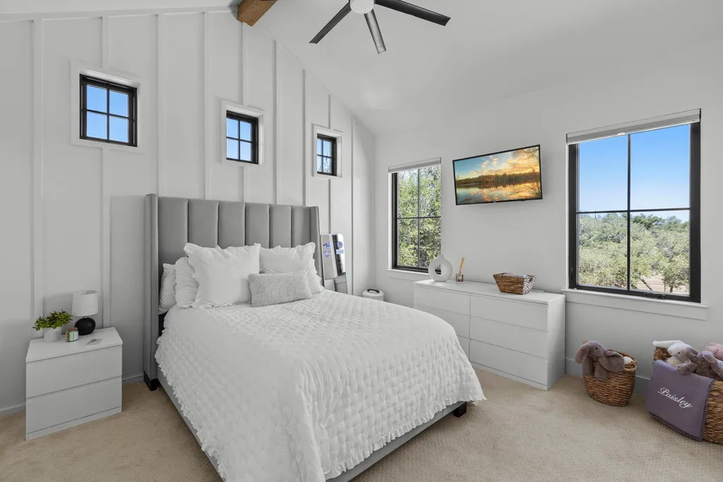 1408 Likeness Road Spicewood TX 78669