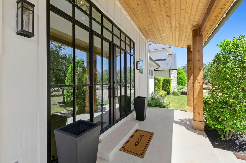 1408 Likeness Road Spicewood TX 78669
