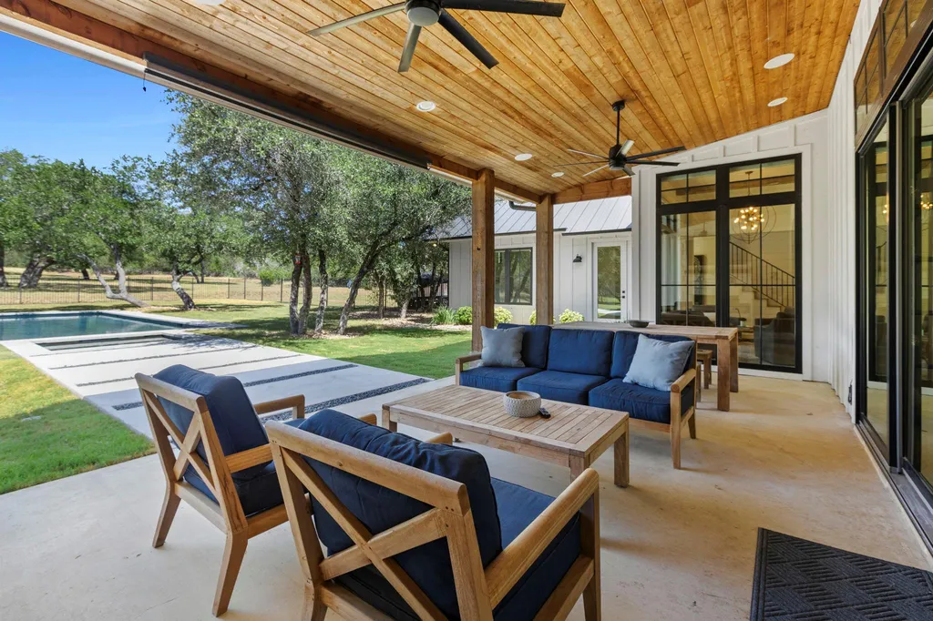 1408 Likeness Road Spicewood TX 78669
