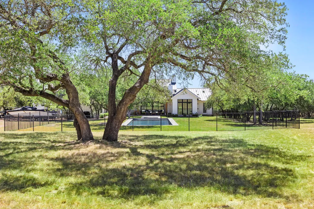 1408 Likeness Road Spicewood TX 78669