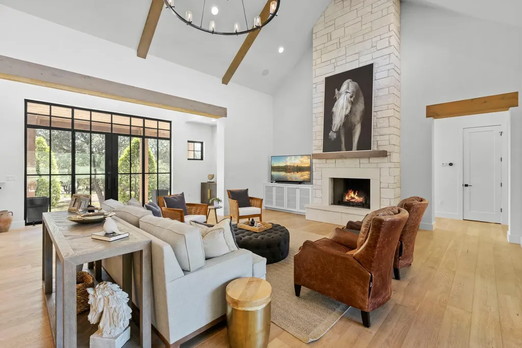 1408 Likeness Road Spicewood TX 78669