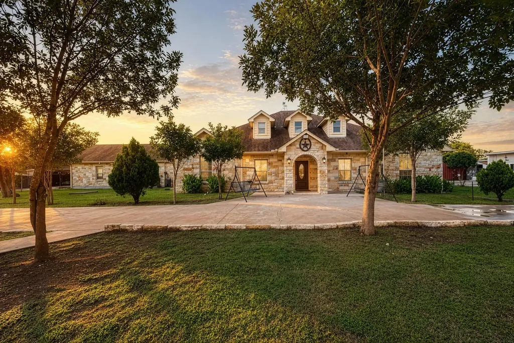 15611 Giese Lane Manor TX 78653
