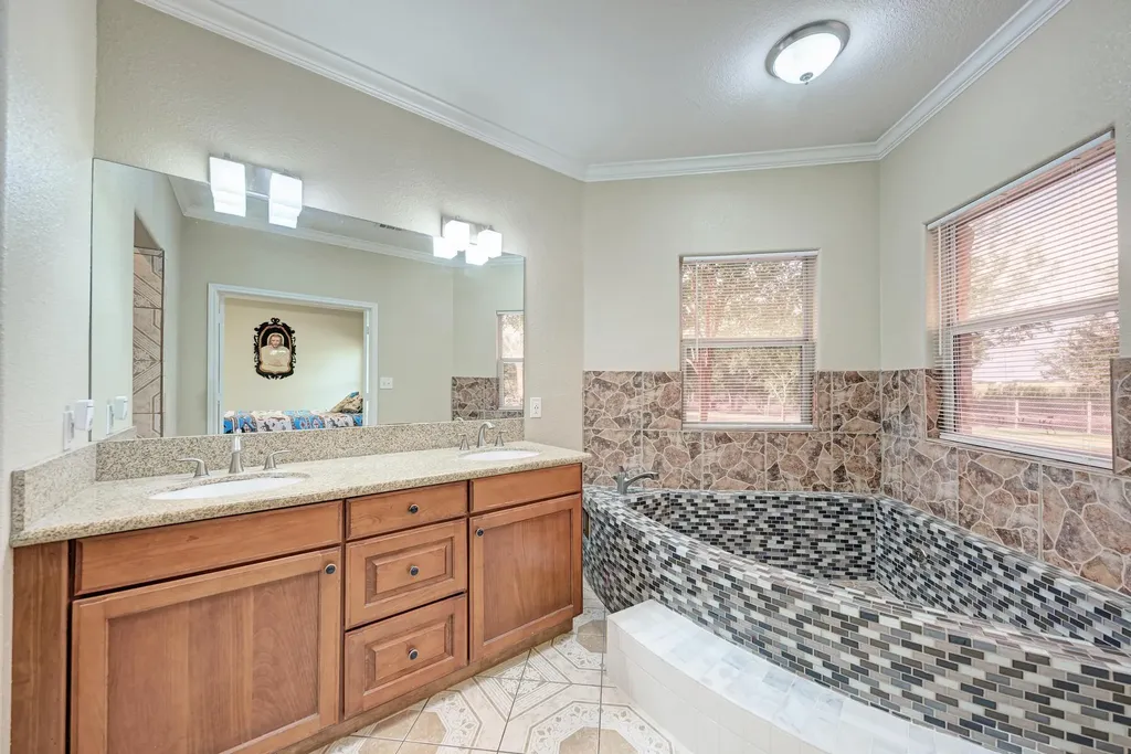 15611 Giese Lane Manor TX 78653