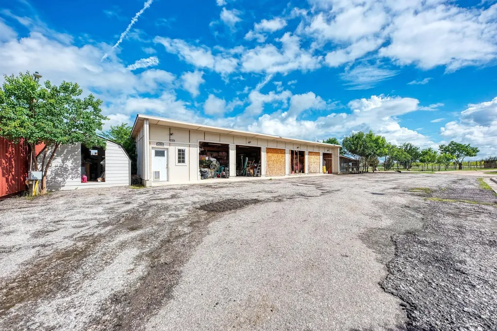 15611 Giese Lane Manor TX 78653