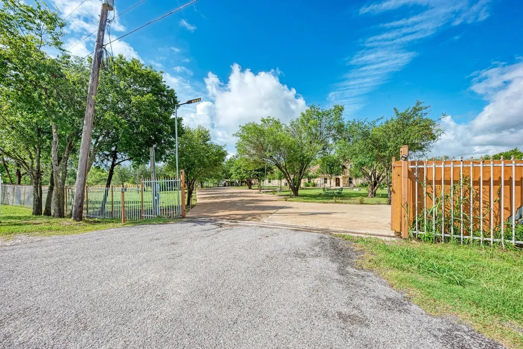 15611 Giese Lane Manor TX 78653