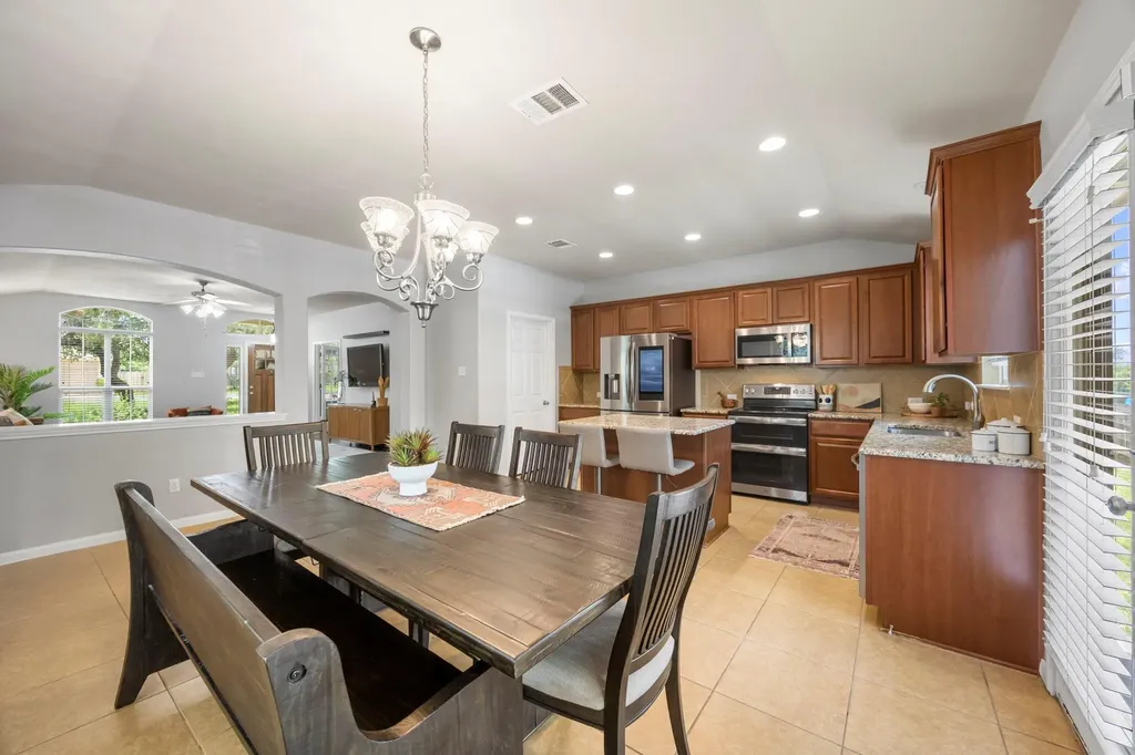 17711 Linkhill Drive Dripping Springs TX 78620
