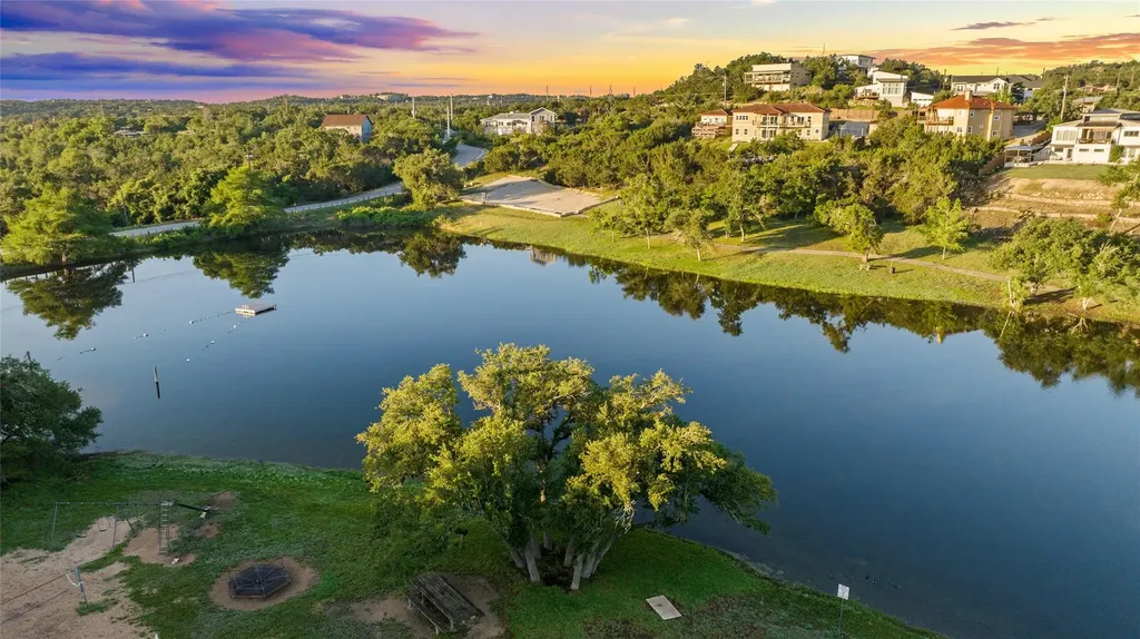 17711 Linkhill Drive Dripping Springs TX 78620