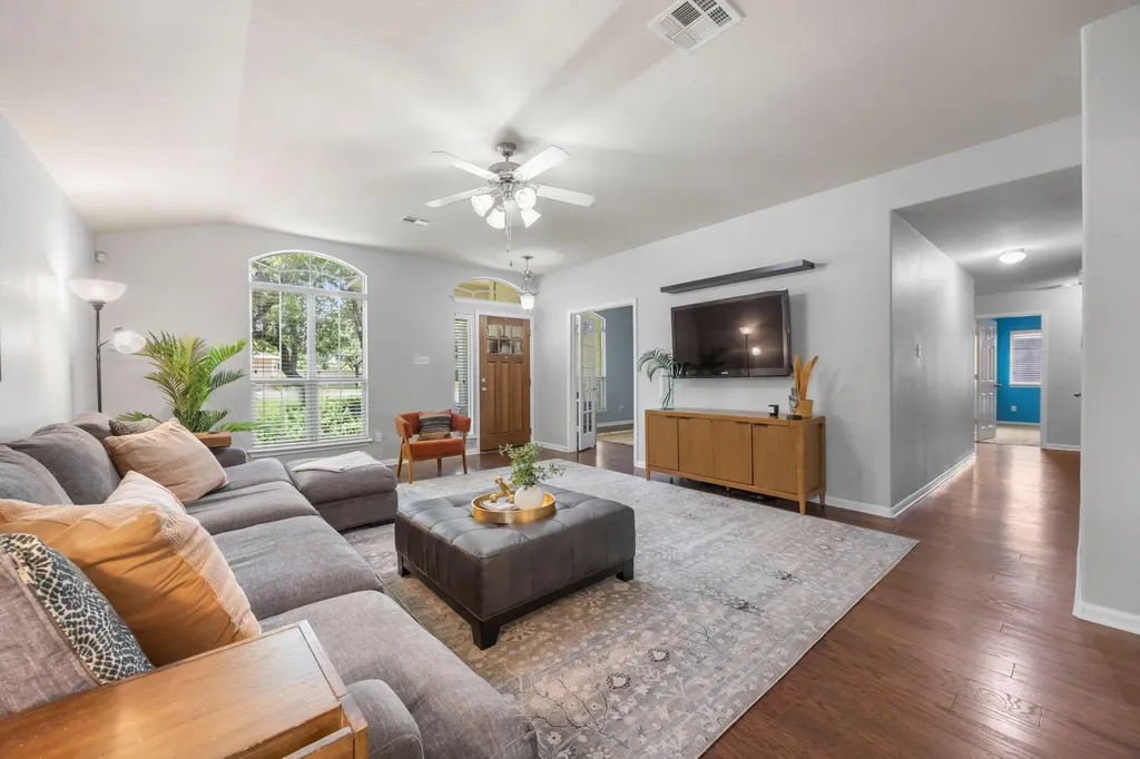 17711 Linkhill Drive Dripping Springs TX 78620