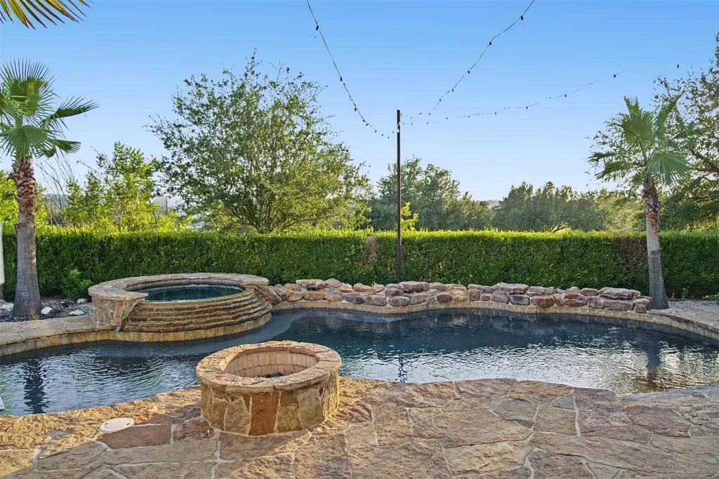 4100 Sugarloaf Drive Austin TX 78738