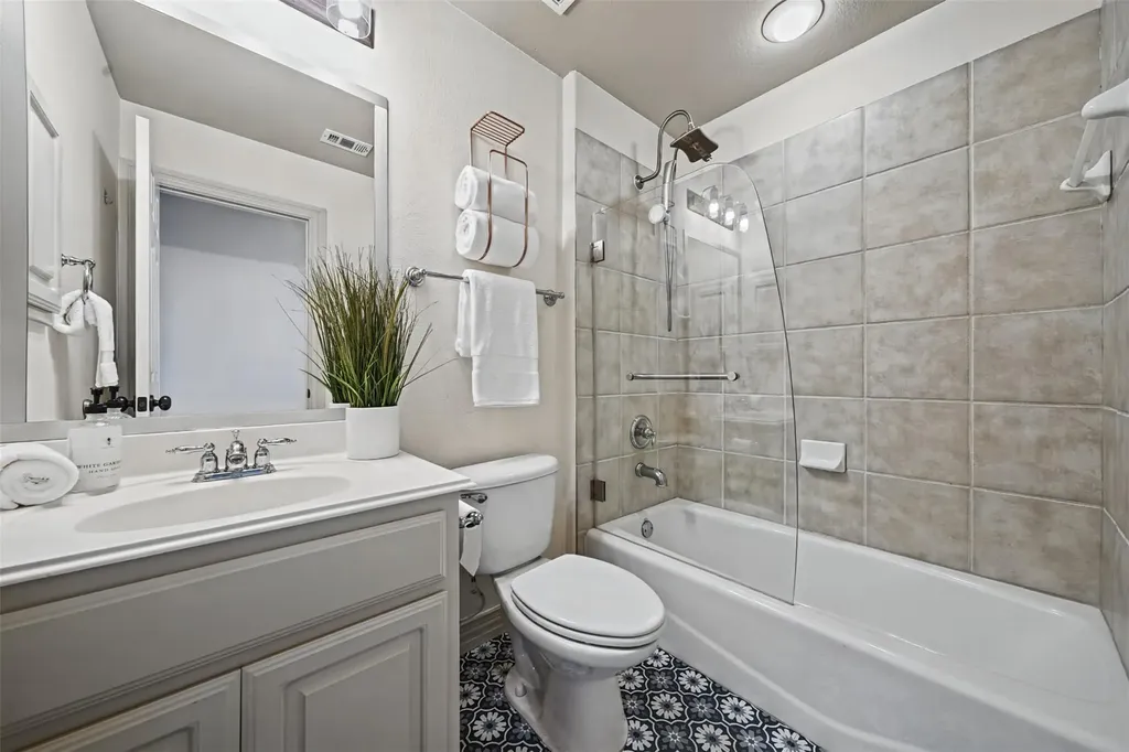 4100 Sugarloaf Drive Austin TX 78738