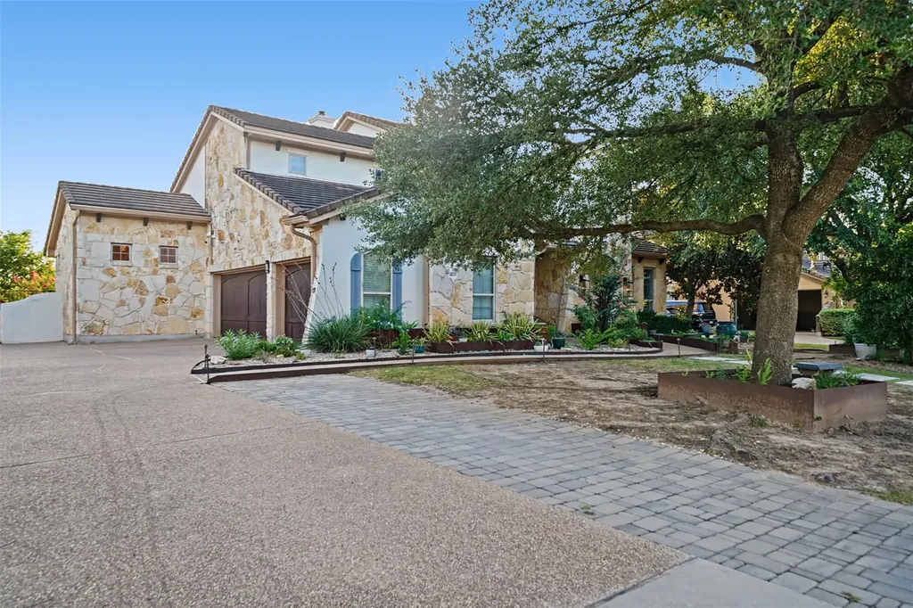 4100 Sugarloaf Drive Austin TX 78738