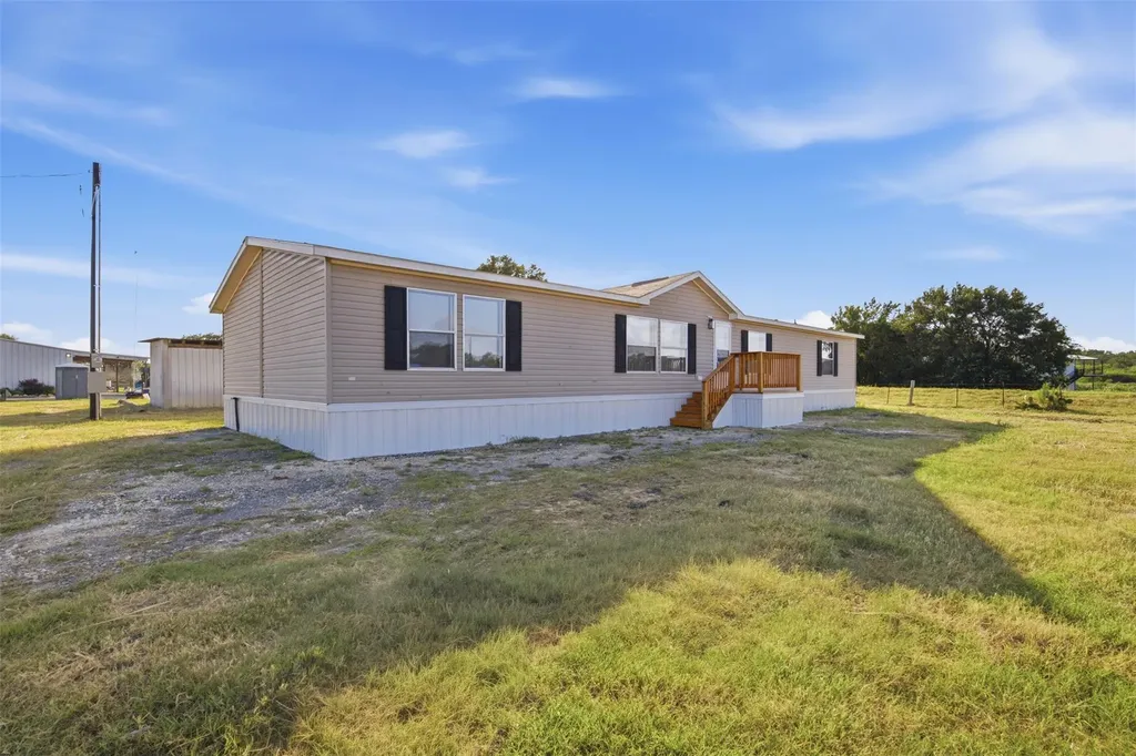 3299 Dale Lane Dale TX 78616
