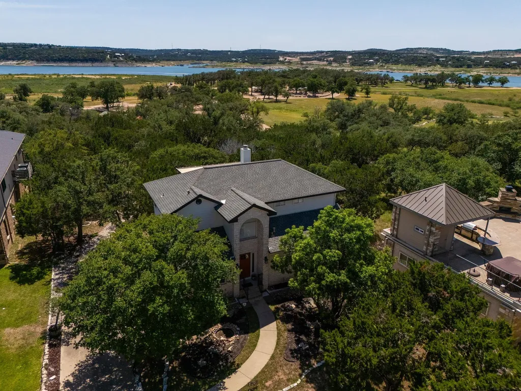 704 Deckhouse Drive Lago Vista TX 78645