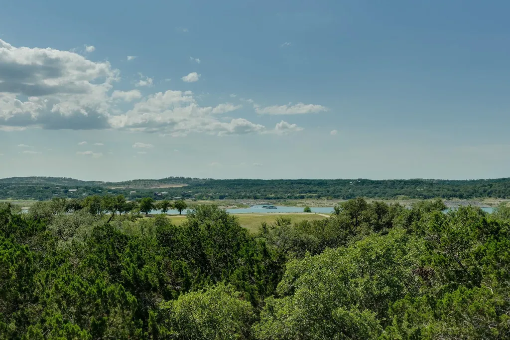 704 Deckhouse Drive Lago Vista TX 78645
