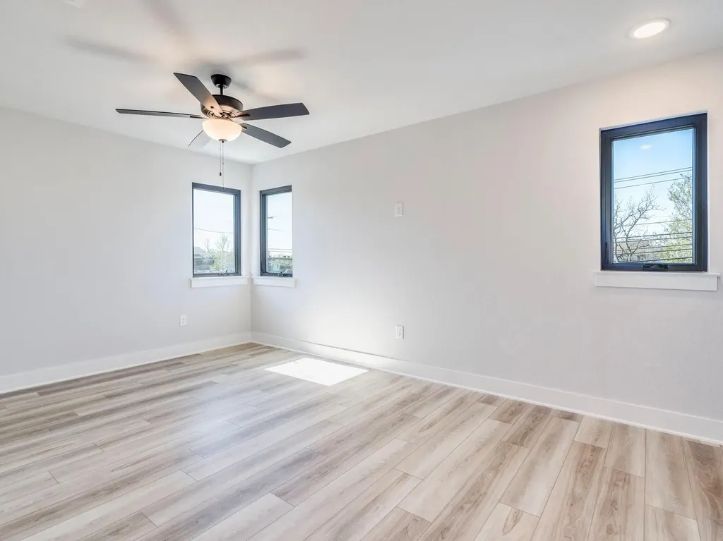 206 E Wonsley Drive Austin TX 78753