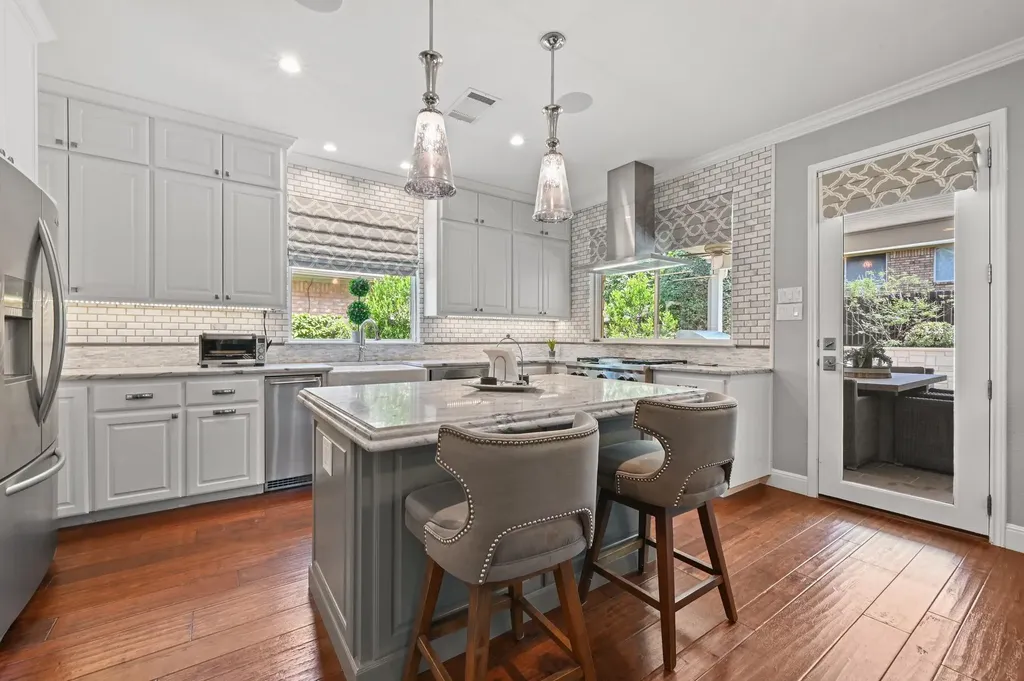6122 Mordred Lane Austin TX 78739