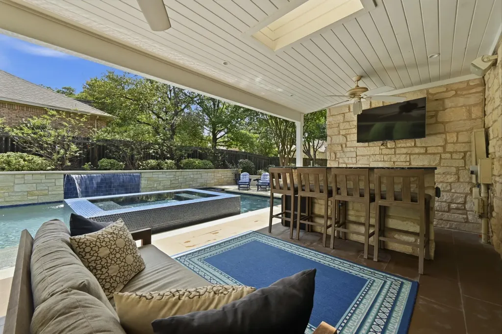 6122 Mordred Lane Austin TX 78739
