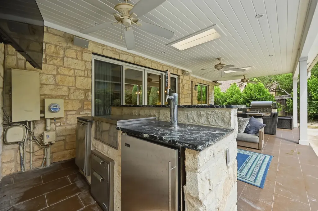 6122 Mordred Lane Austin TX 78739