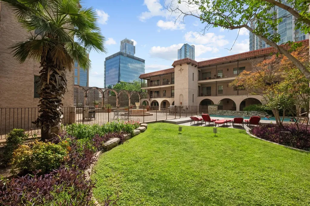 505 W 7th Street Austin TX 78701