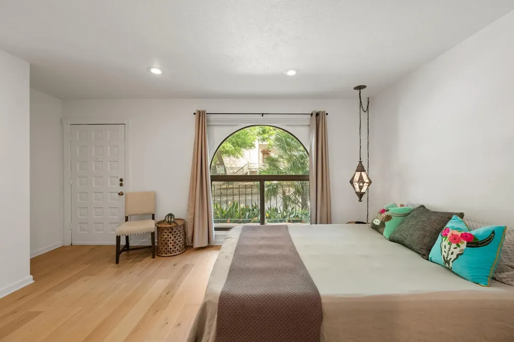 505 W 7th Street Austin TX 78701