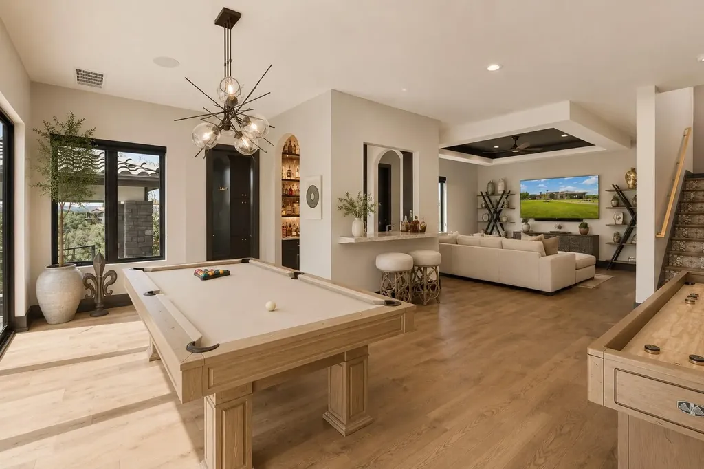 19204 Secretariat Place Spicewood TX 78669