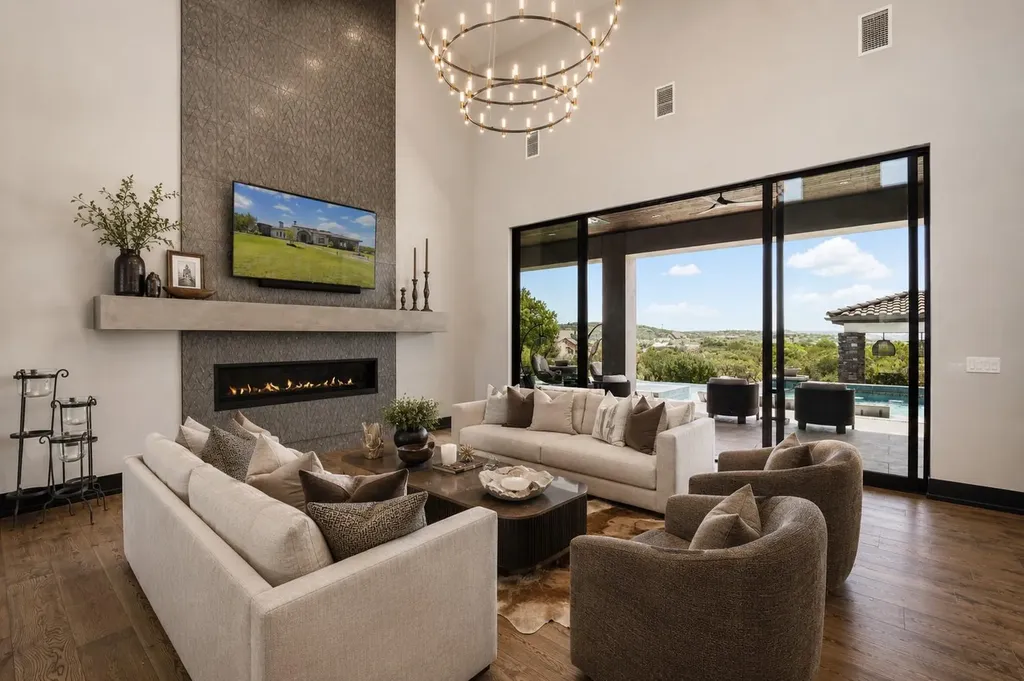 19204 Secretariat Place Spicewood TX 78669