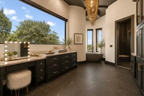 19204 Secretariat Place Spicewood TX 78669