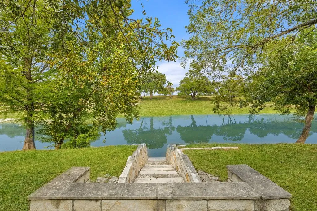 1313 Democrat Street Blanco TX 78606