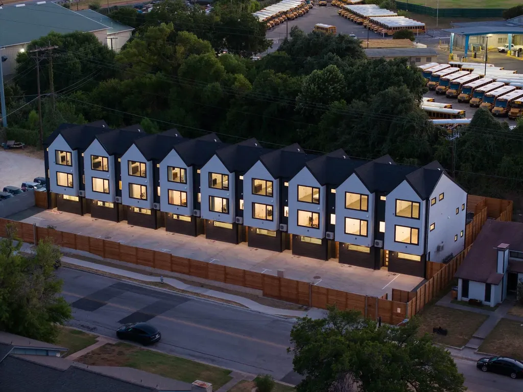 7104 Creekside Drive Austin TX 78752
