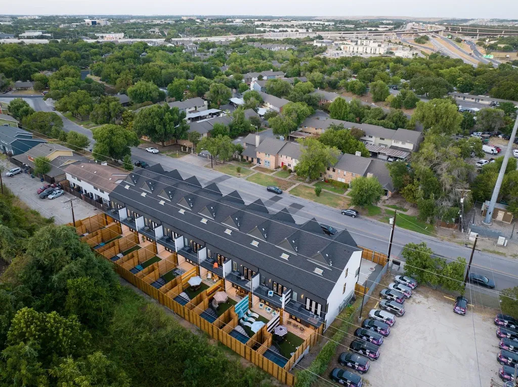 7104 Creekside Drive Austin TX 78752
