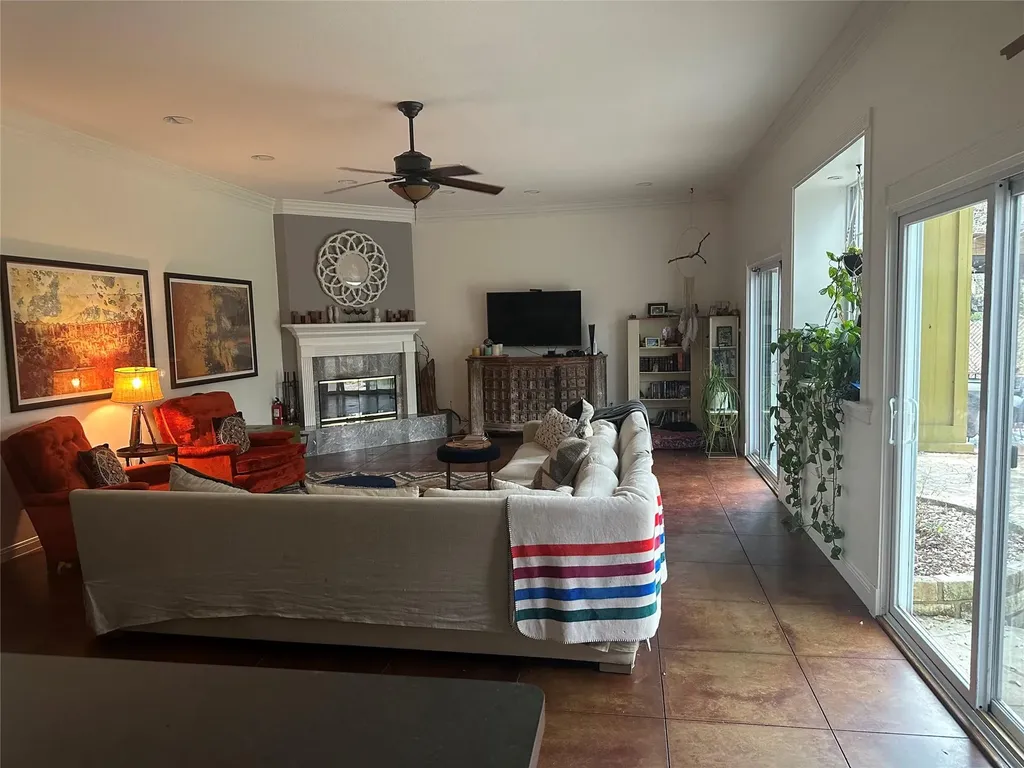 439 Brady Lane West Lake Hills TX 78746