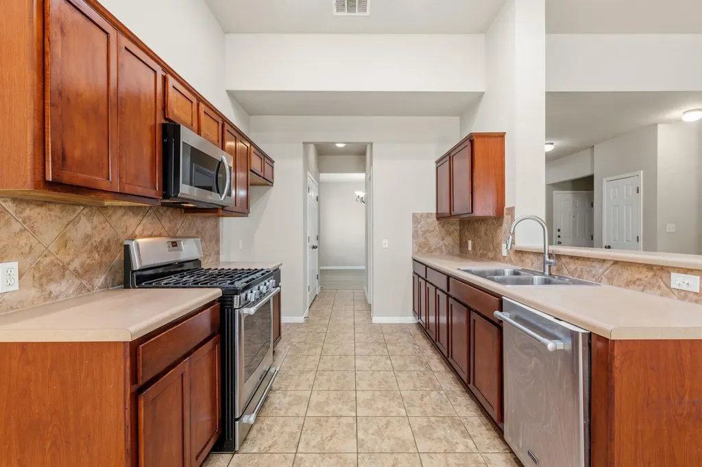 1216 Willowbrook Drive Cedar Park TX 78613