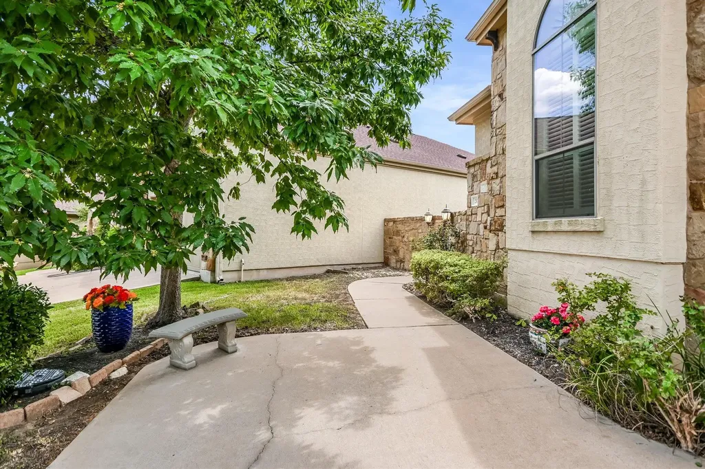 210 Rivulet Lane Austin TX 78738